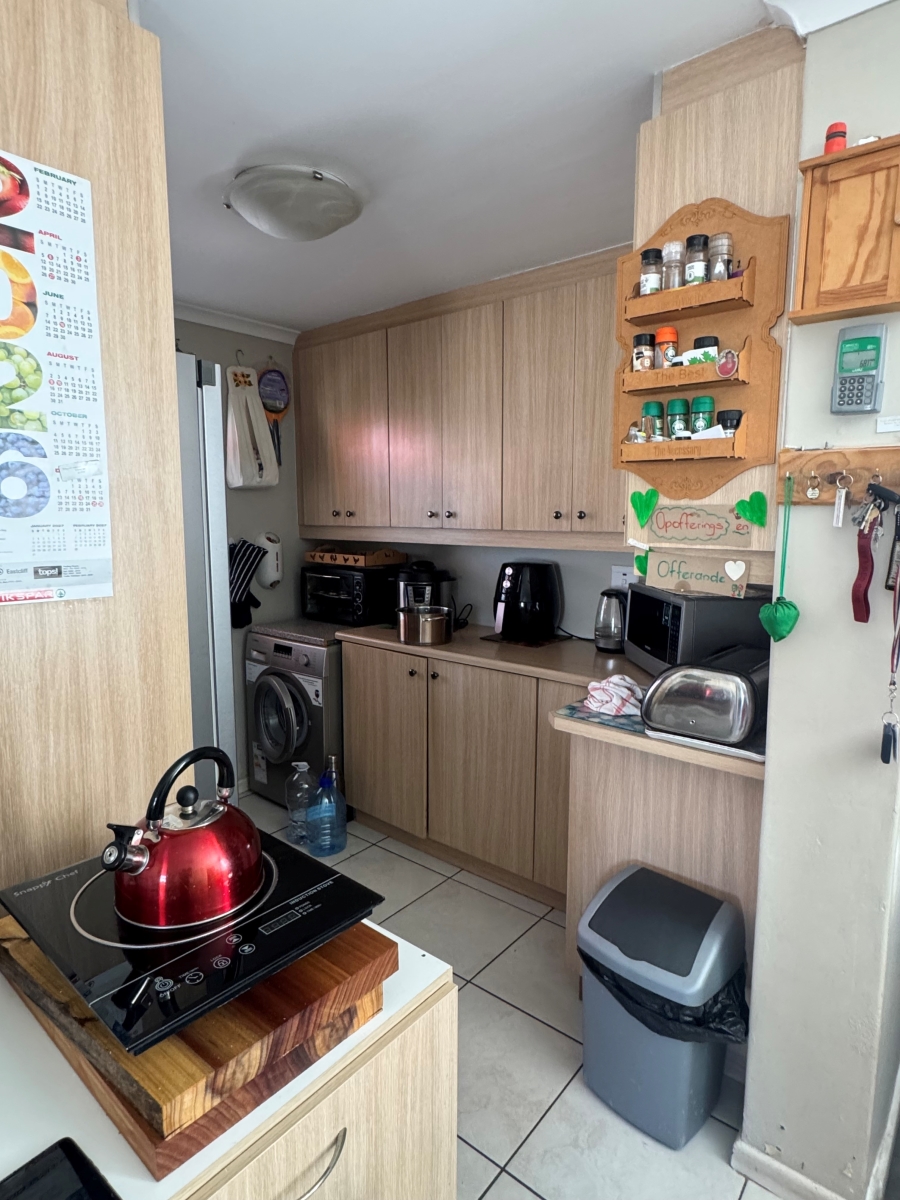2 Bedroom Property for Sale in Gansbaai Central Western Cape